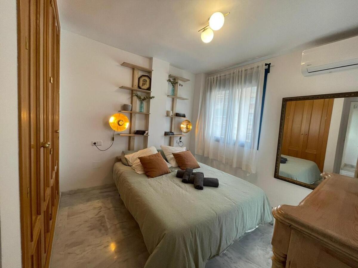Calu Homes Cerca Playa De Huelin Málaga Eksteriør billede