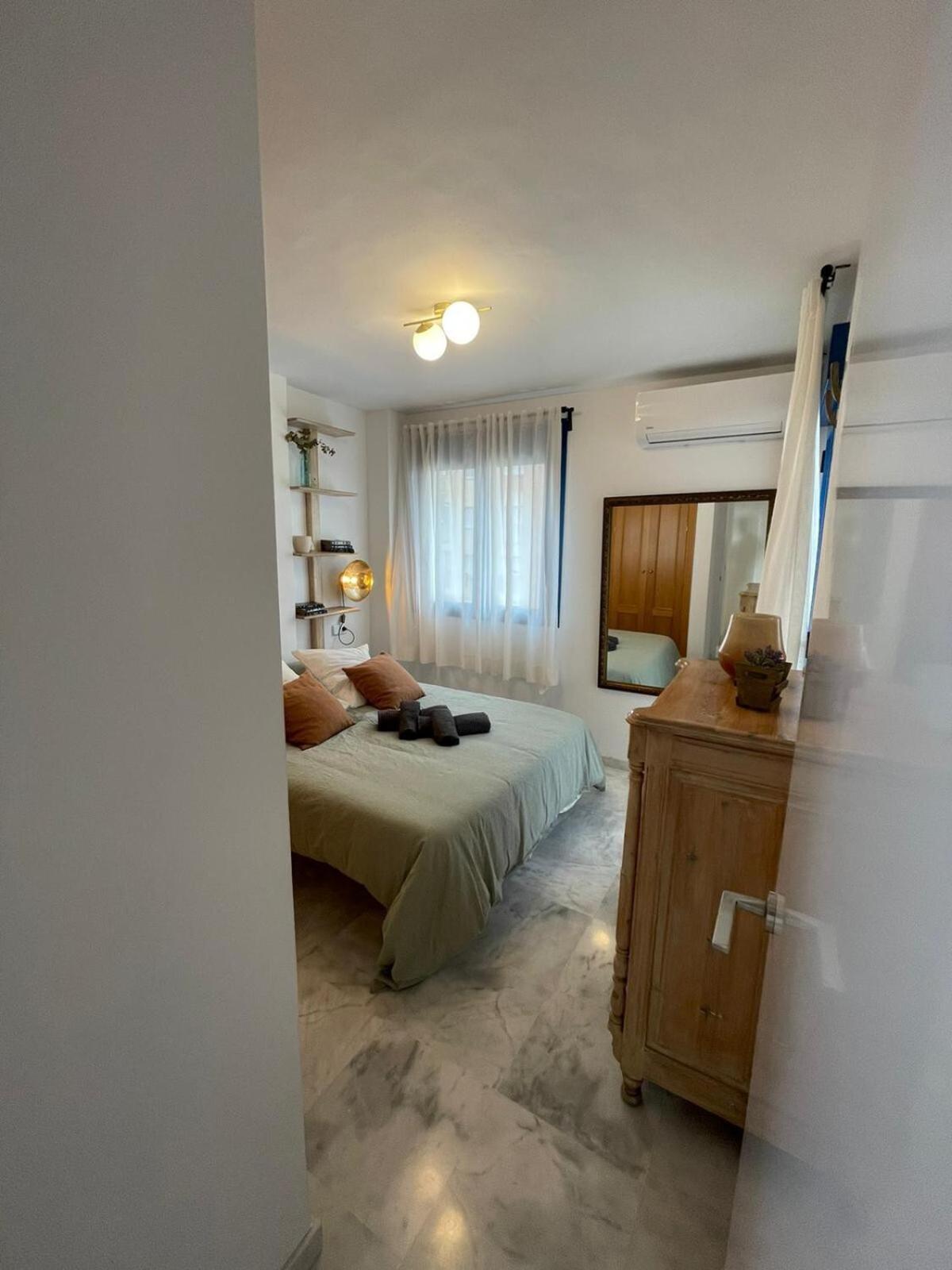 Calu Homes Cerca Playa De Huelin Málaga Eksteriør billede