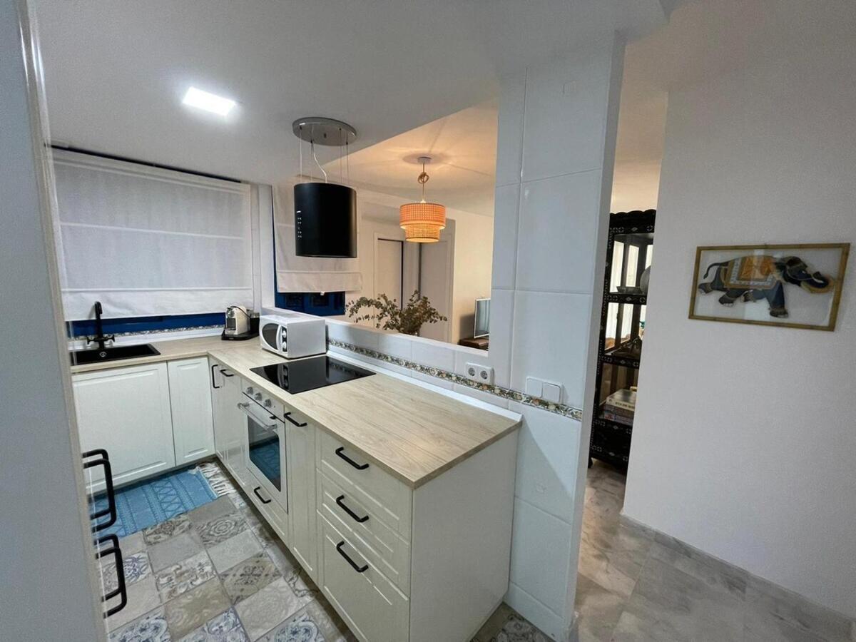 Calu Homes Cerca Playa De Huelin Málaga Eksteriør billede