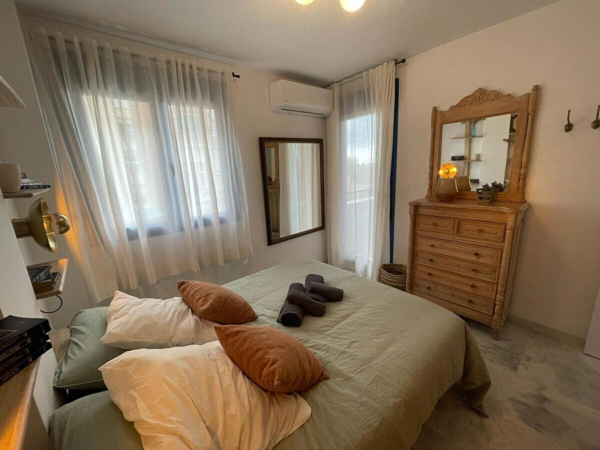 Calu Homes Cerca Playa De Huelin Málaga Eksteriør billede