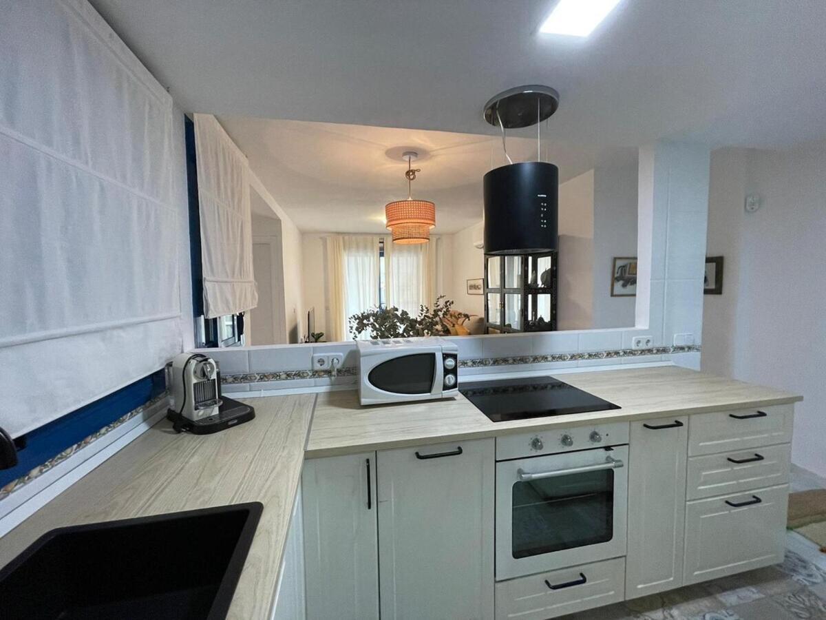 Calu Homes Cerca Playa De Huelin Málaga Eksteriør billede
