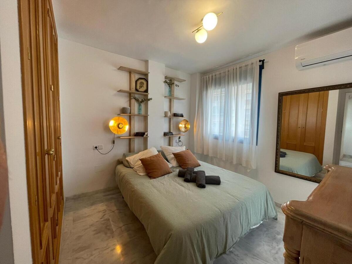 Calu Homes Cerca Playa De Huelin Málaga Eksteriør billede