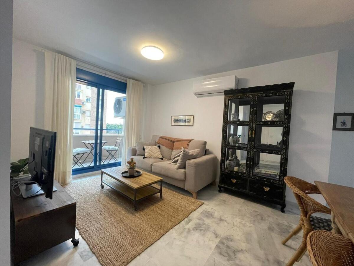 Calu Homes Cerca Playa De Huelin Málaga Eksteriør billede