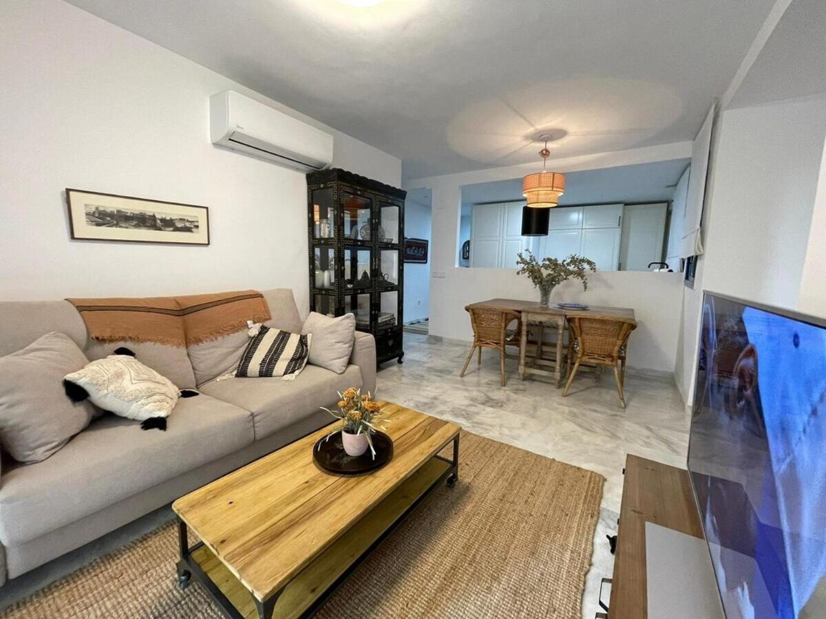 Calu Homes Cerca Playa De Huelin Málaga Eksteriør billede