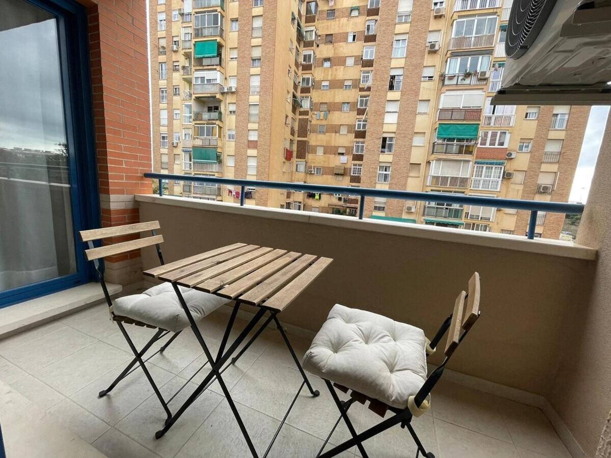 Calu Homes Cerca Playa De Huelin Málaga Eksteriør billede
